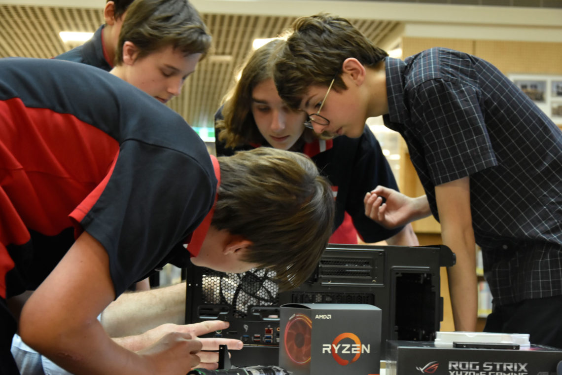 learning-through-technology-introducing-the-schools-new-virtual-reality-space