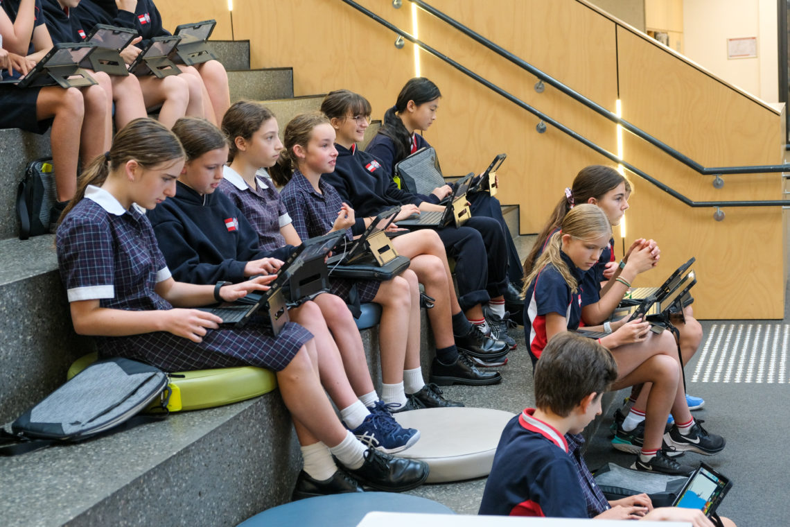 virtual-reality-taking-learning-from-the-classroom-to-the-community